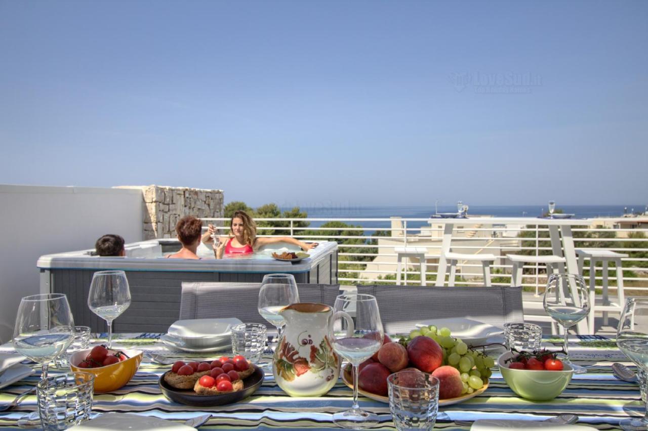 Jacuzzi Holiday Homes By Lovesud Santa Maria di Leuca Buitenkant foto