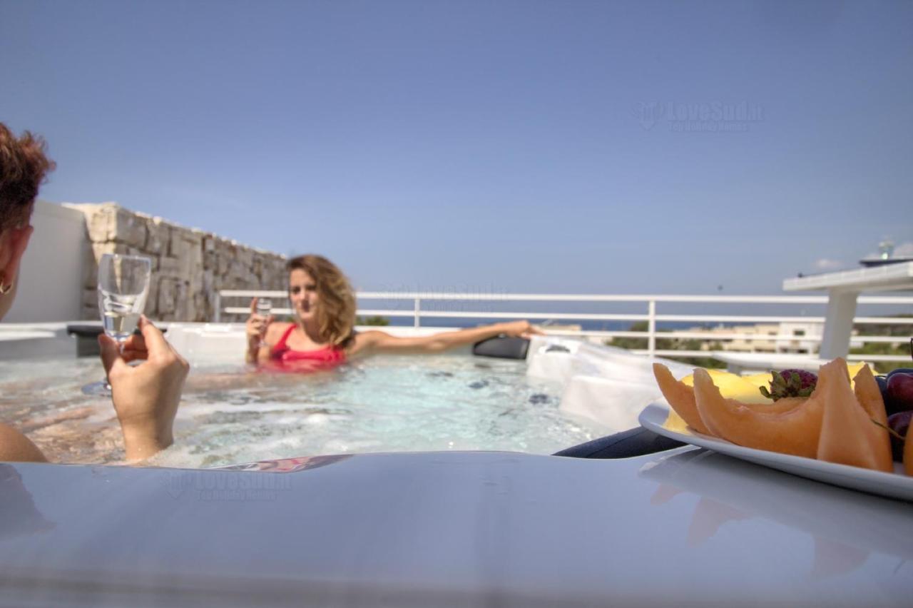 Jacuzzi Holiday Homes By Lovesud Santa Maria di Leuca Buitenkant foto