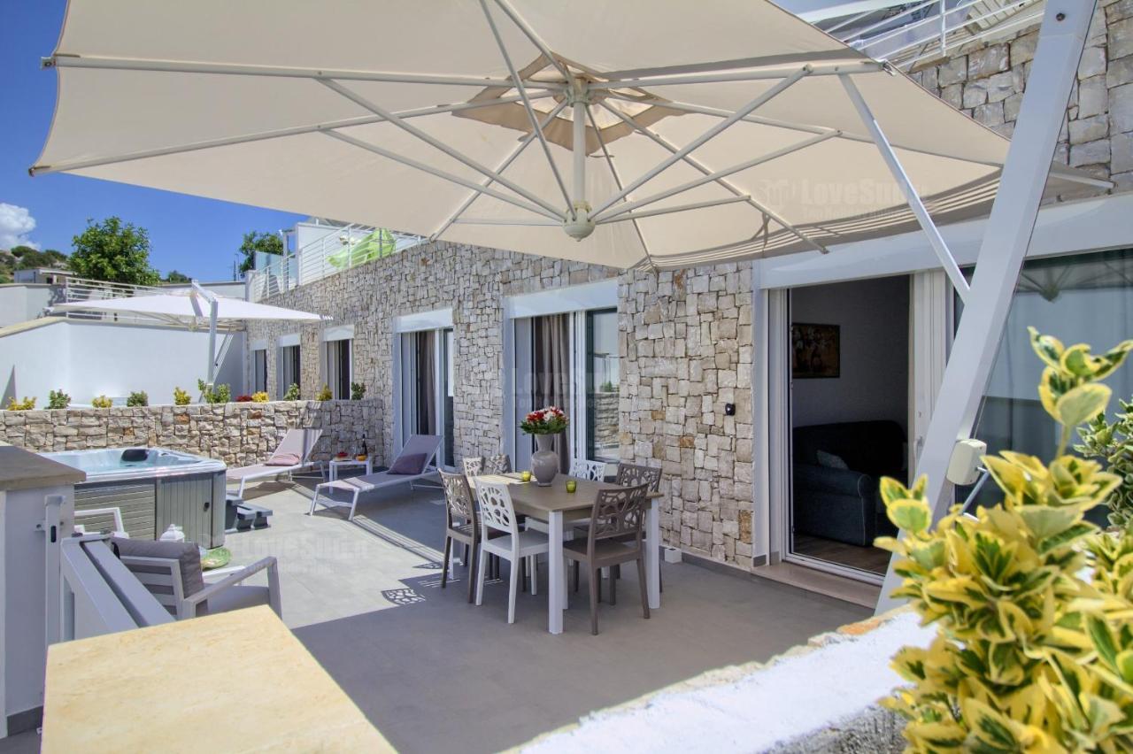 Jacuzzi Holiday Homes By Lovesud Santa Maria di Leuca Buitenkant foto