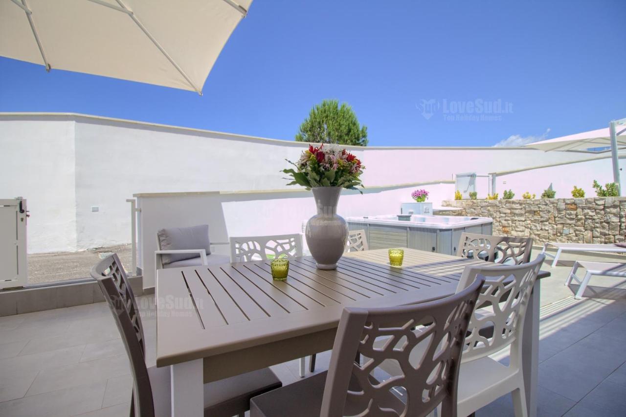 Jacuzzi Holiday Homes By Lovesud Santa Maria di Leuca Buitenkant foto