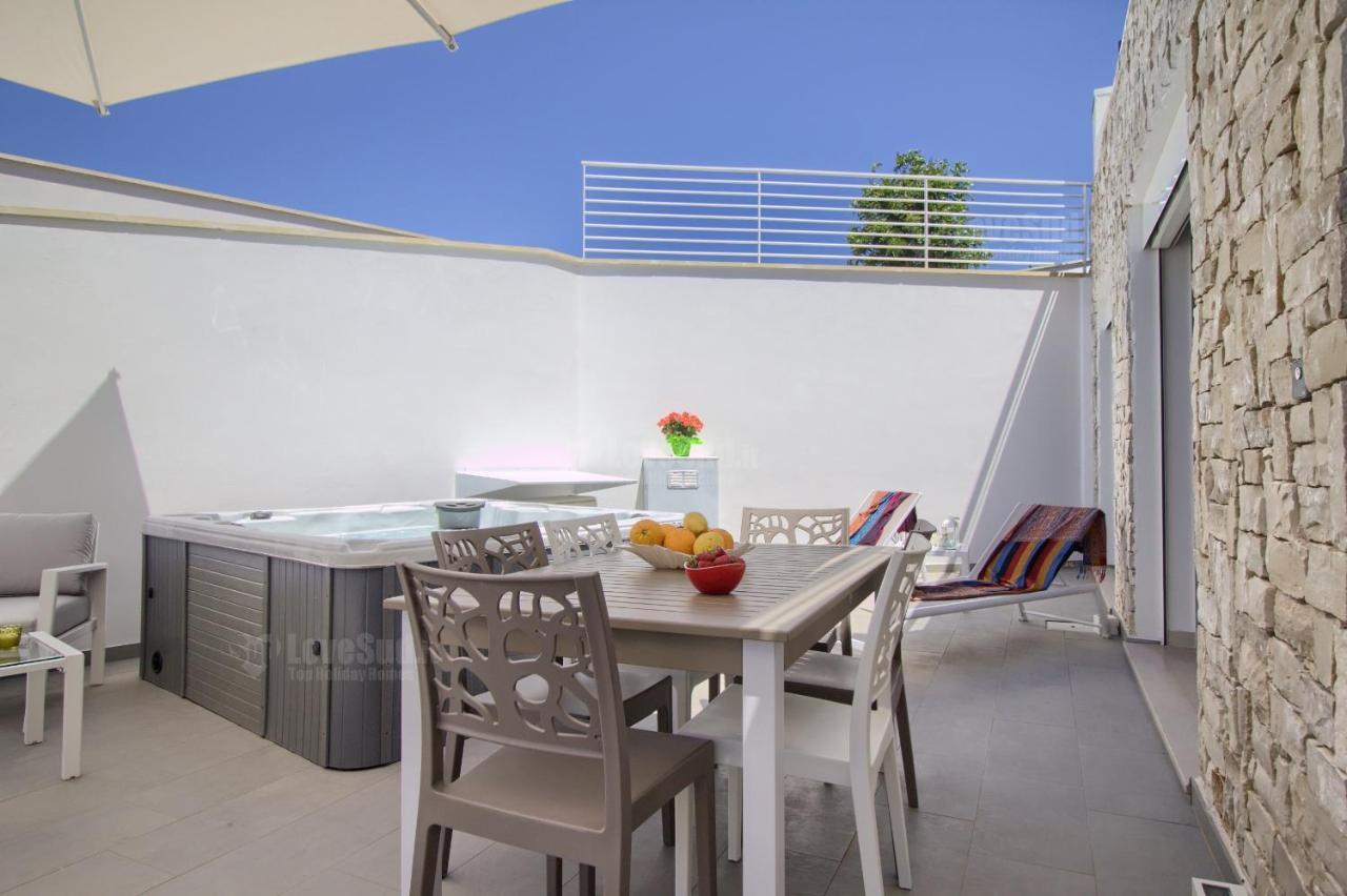 Jacuzzi Holiday Homes By Lovesud Santa Maria di Leuca Buitenkant foto