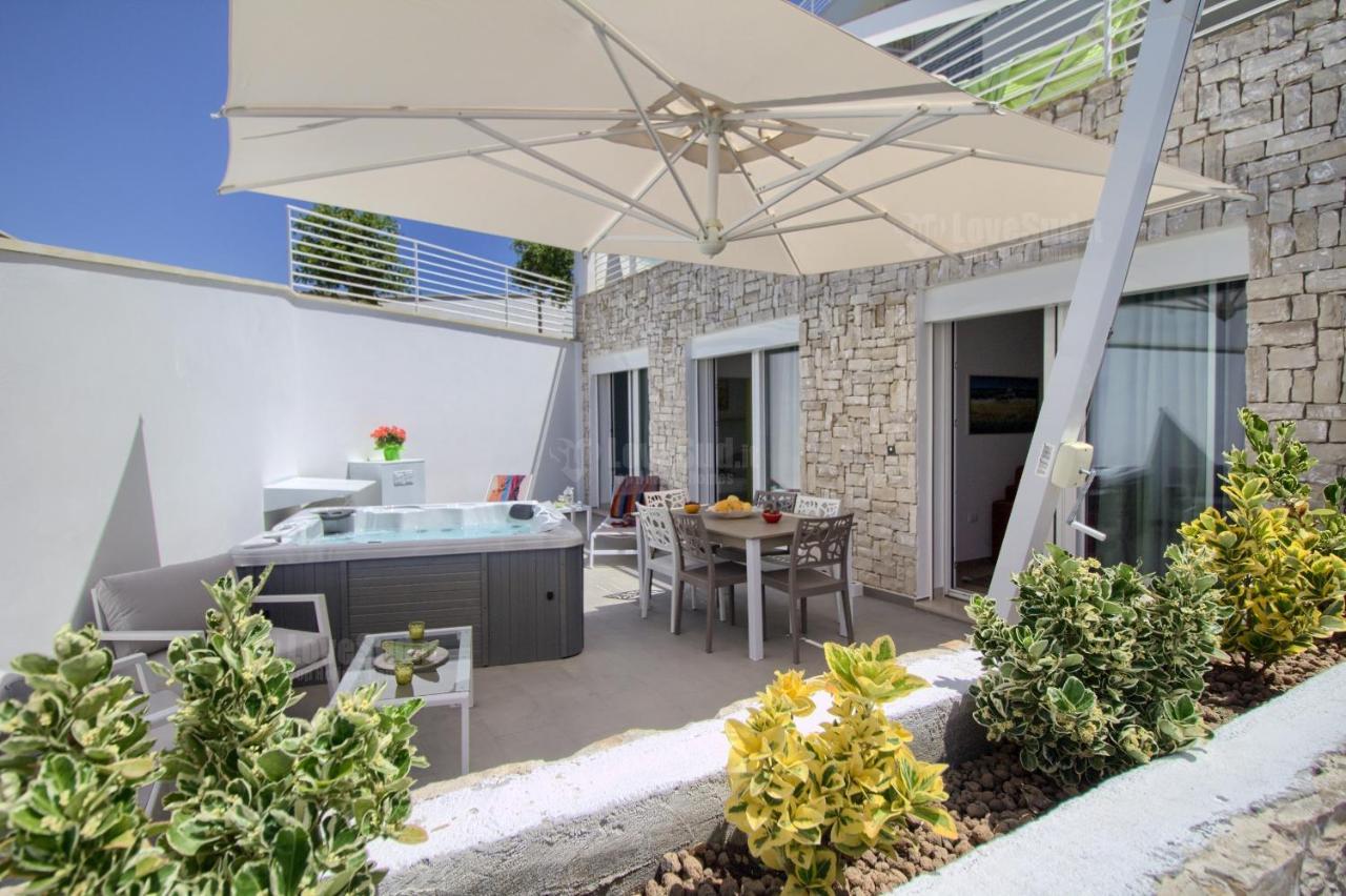 Jacuzzi Holiday Homes By Lovesud Santa Maria di Leuca Buitenkant foto