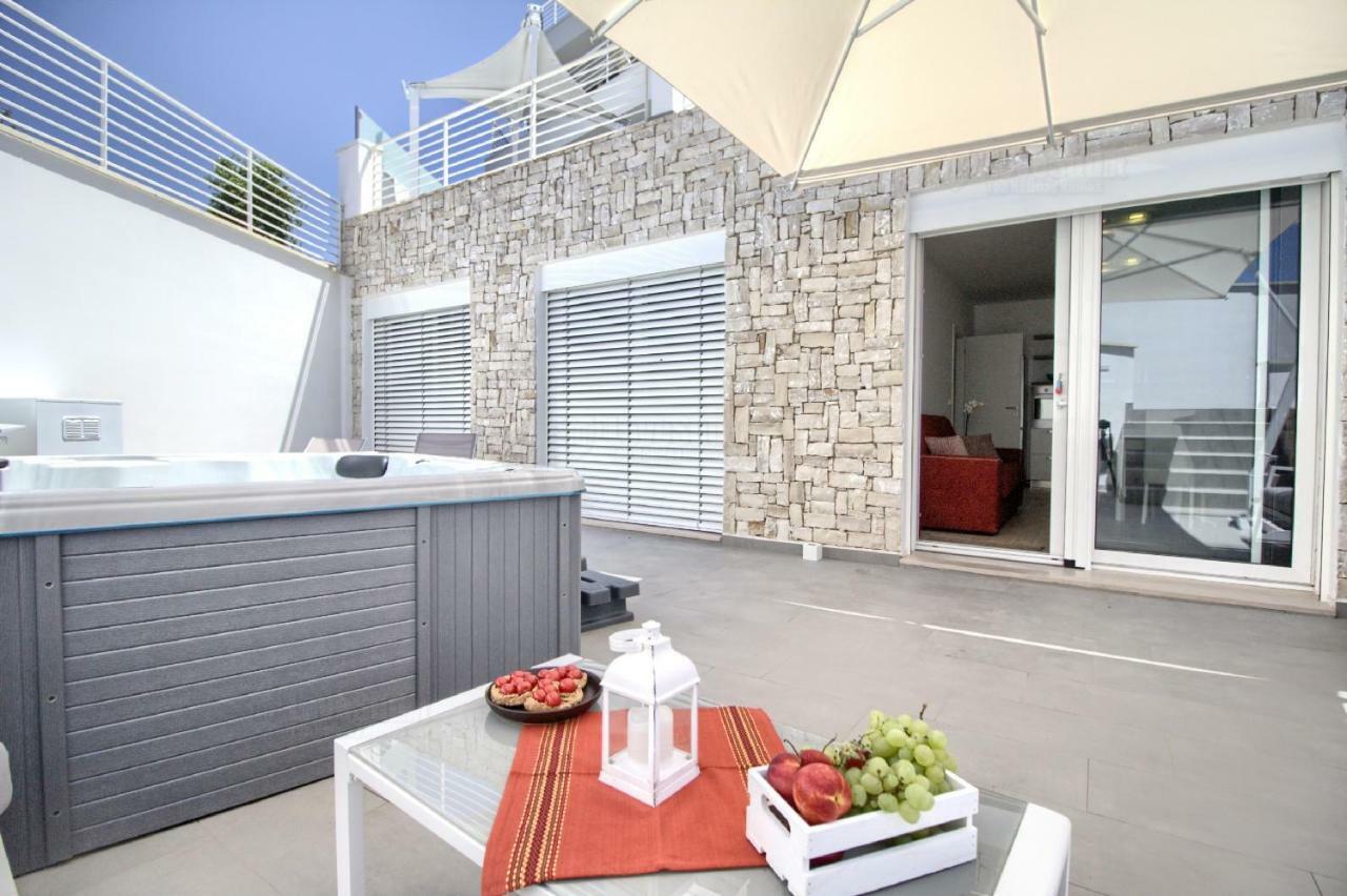 Jacuzzi Holiday Homes By Lovesud Santa Maria di Leuca Buitenkant foto